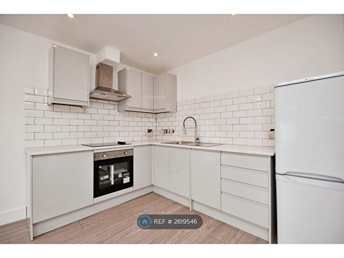 2 Bedroom Flat To Rent In Coveny Street, Cardiff, CF24