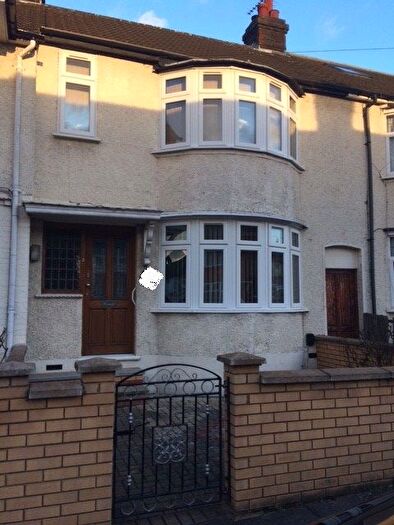 2 Bedroom Terraced House To Rent In Portland Road, Luton, LU4