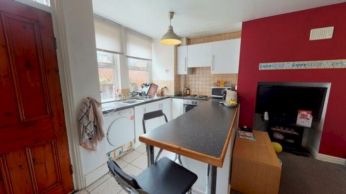 4 Bedroom Terraced House To Rent In Trelawn Avenue, Headingley, Leeds, LS6