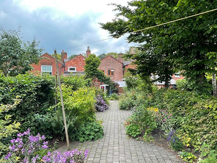 2 Bedroom Property To Rent In Trent Valley Road, Lichfield, WS13