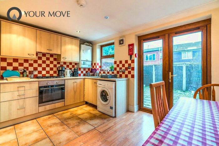 3 Bedroom House To Rent In Castle Street, Southampton, Hampshire, SO14