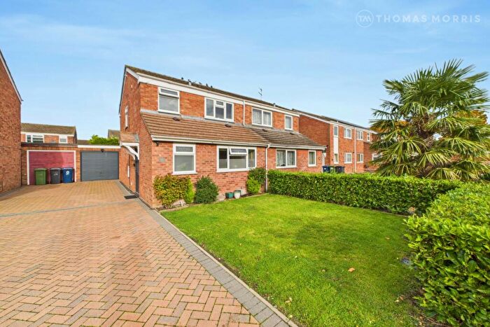 3 Bedroom Semi-Detached House For Sale In Albemarle Road, St Ives, Cambridgeshire, PE27