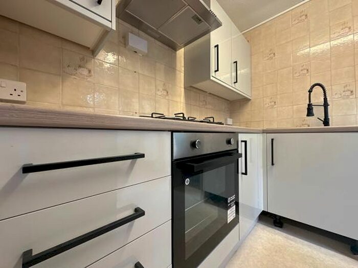 2 Bedroom Flat To Rent In St. Georges Court, Tredegar, NP22