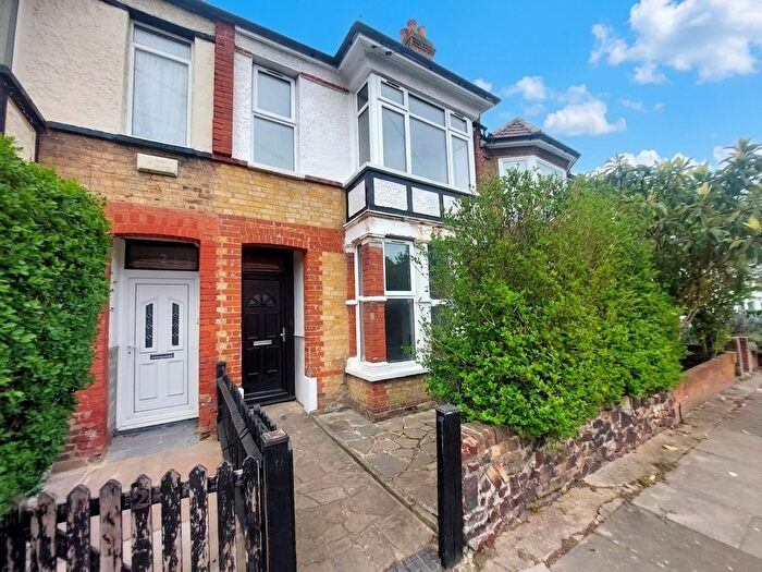3 Bedroom Terraced House To Rent In Abingdon Road, London, N3