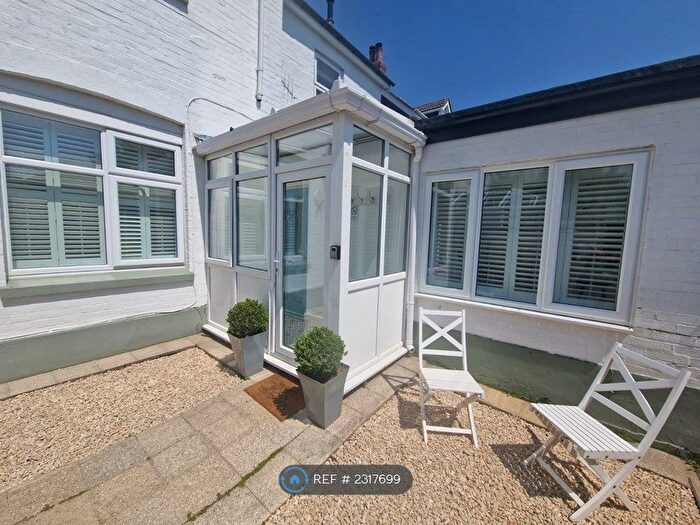 3 Bedroom Flat To Rent In Parkwood Road, Bournemouth, BH5