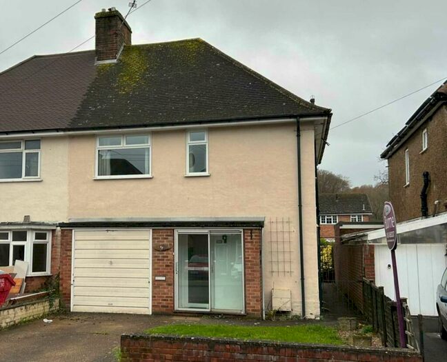 4 Bedroom Semi-Detached House To Rent In Beckingham Road, GU2