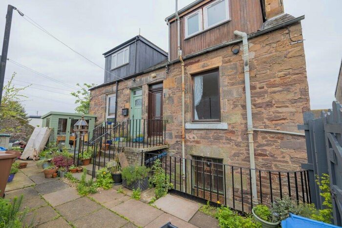 2 Bedroom Maisonette For Sale In Castle Street, Tayport, DD6