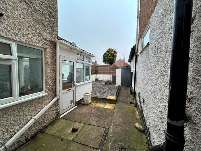 2 Bedroom Semi-Detached House For Sale In Lynncroft, Eastwood, Nottingham, NG16