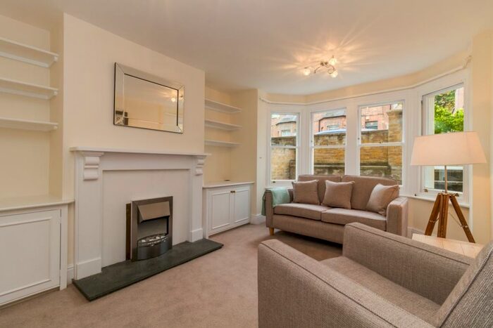 2 Bedroom Apartment To Rent In Walton Crescent, Oxford, OX1