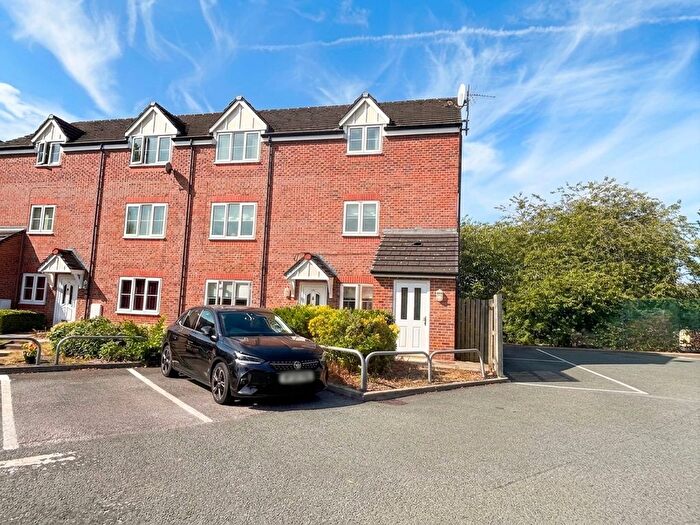 2 Bedroom Flat For Sale In Morston Close, Morston Close, Worsley, Manchester, M28
