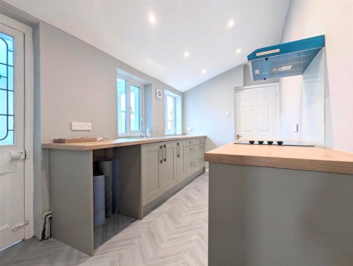 2 Bedroom End Of Terrace House To Rent In Lower Hanham Road, Hanham, Bristol, BS15
