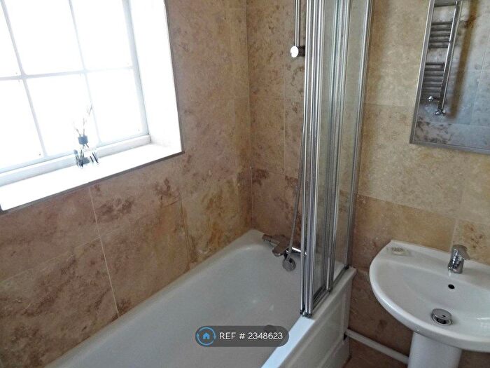 1 Bedroom Flat To Rent In Lansdowne Place, Hove, BN3