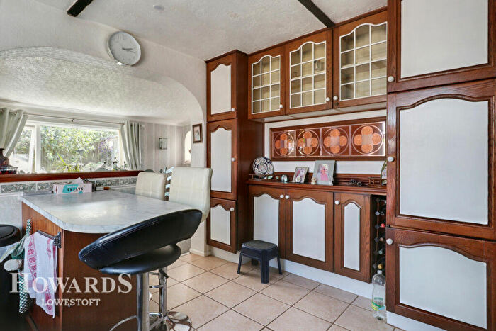 2 Bedroom Detached Bungalow For Sale In Cranleigh Road, Pakefield, NR33