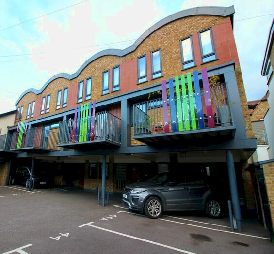 3 Bedroom Property To Rent In Vale Road, Bushey, WD23