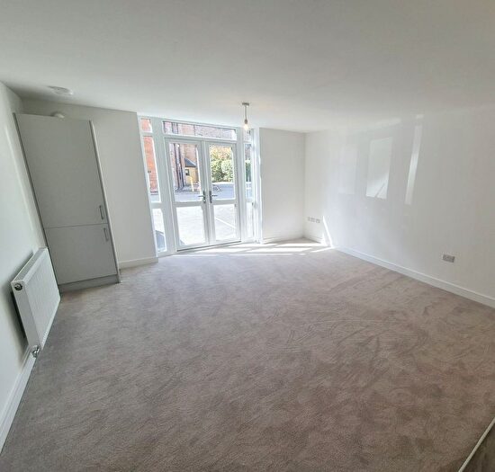 1 Bedroom Flat To Rent In Woodlands Village, WF1