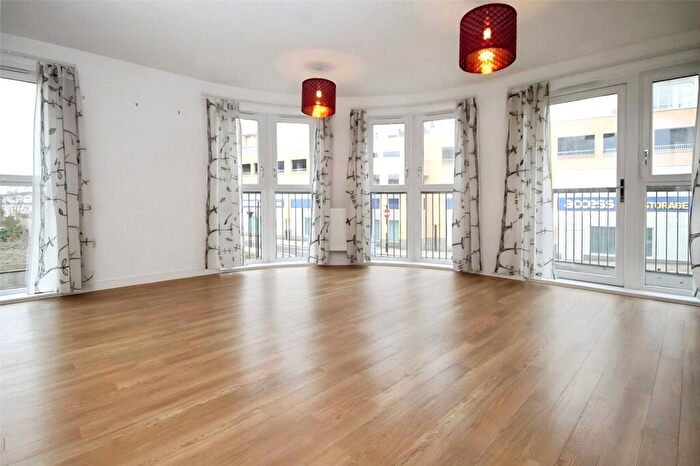 2 Bedroom Apartment To Rent In Connersville Way, Croydon, CR0