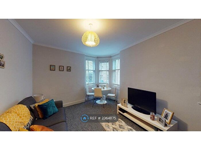 2 Bedroom Flat To Rent In St. Marys Wynd, Stirling, FK8