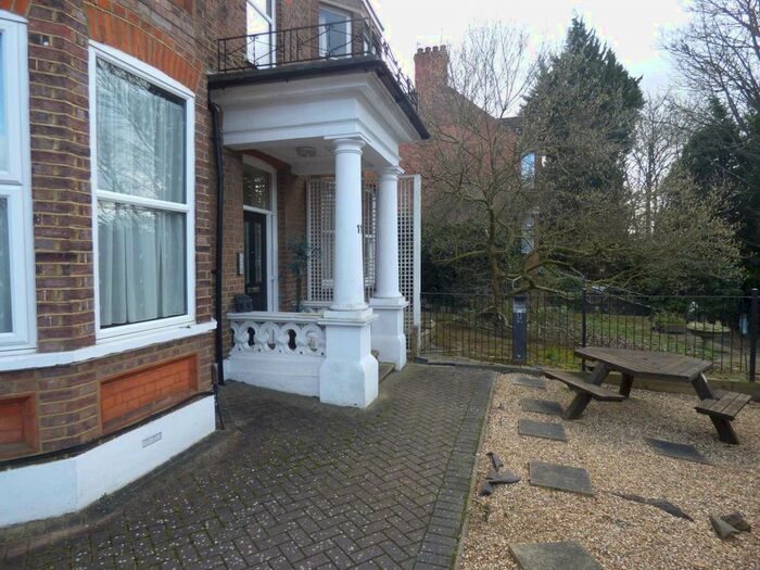 2 Bedroom Flat To Rent In New Bedford Road, Luton LU3