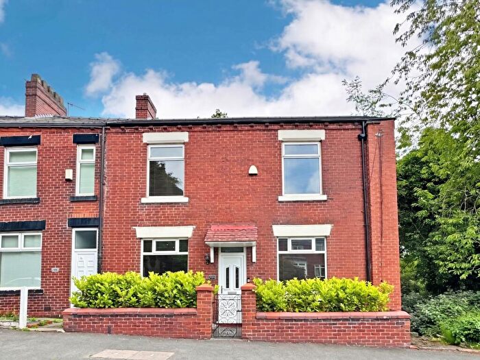 2 Bedroom End Of Terrace House For Sale In Rochdale Road, Royton, OL2