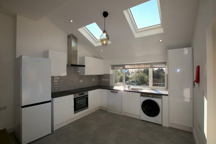 3 Bedroom Ground Flat To Rent In Holland Road, Kensal Rise, London, NW10