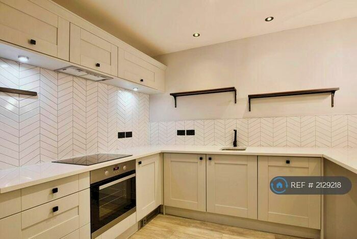 1 Bedroom Flat To Rent In Crane Street, Salisbury, SP1