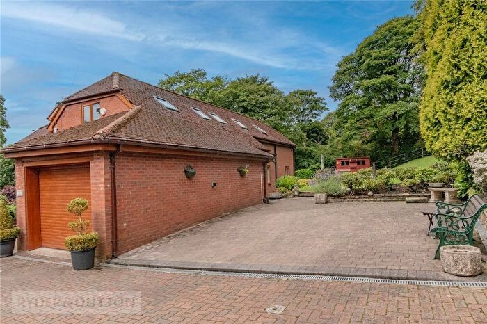 4 Bedroom Detached House For Sale In Oldham Road, Grasscroft, Saddleworth, OL4