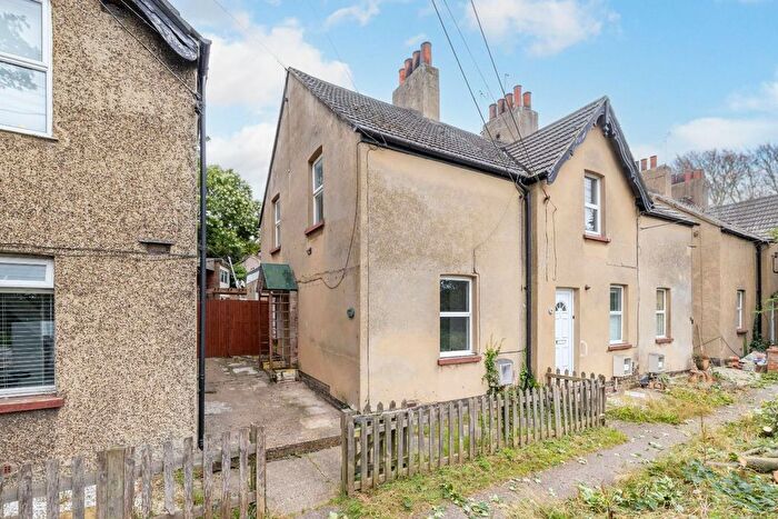 2 Bedroom End Terrace House For Sale In Lower Church Hill, Greenhithe, DA9