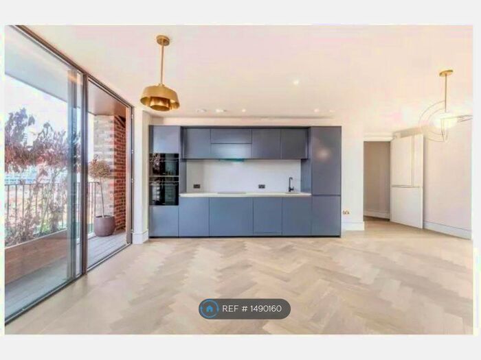 2 Bedroom Flat To Rent In Bronze Foundry House, London, SW6