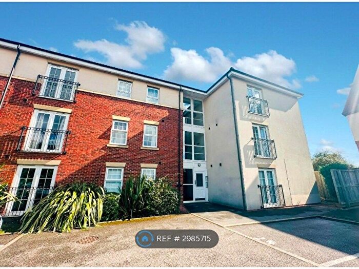2 Bedroom Flat To Rent In Acklam Court, Beverley, HU17