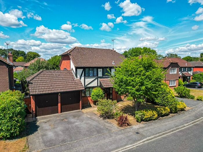 4 Bedroom Detached House To Rent In High Tree Drive, Earley, Reading, Berkshire, RG6