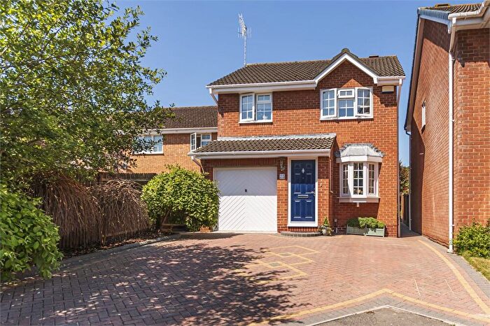 3 Bedroom Detached House For Sale In Woodpecker Drive, Poole, BH17
