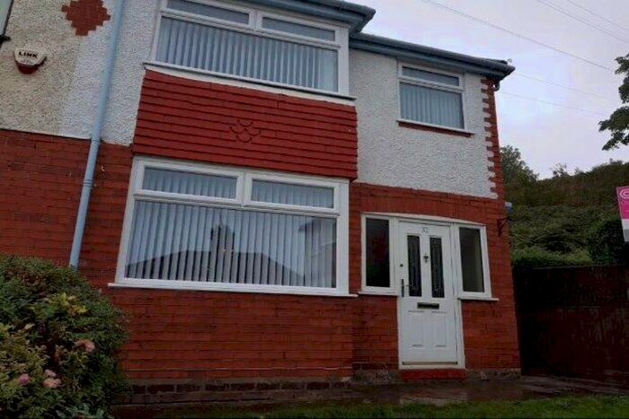 3 Bedroom Semi-Detached House To Rent In Cameron Avenue, Runcorn, WA7