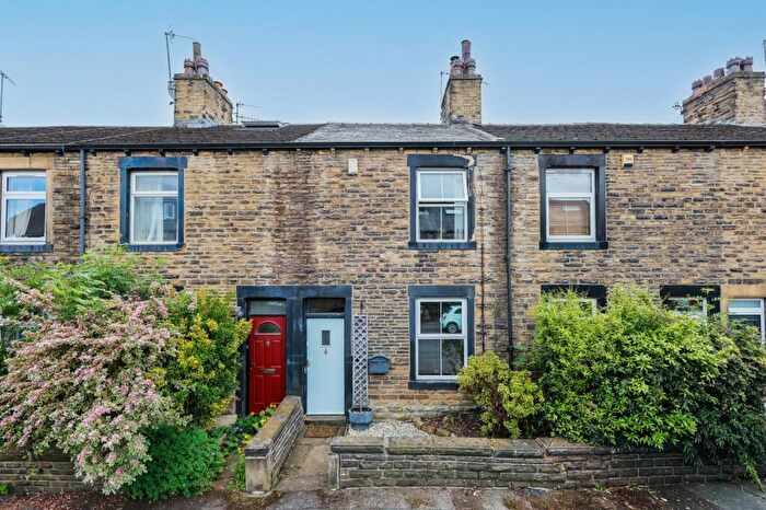 2 Bedroom End Of Terrace House For Sale In Bateson Street, Bradford, West Yorkshire, BD10