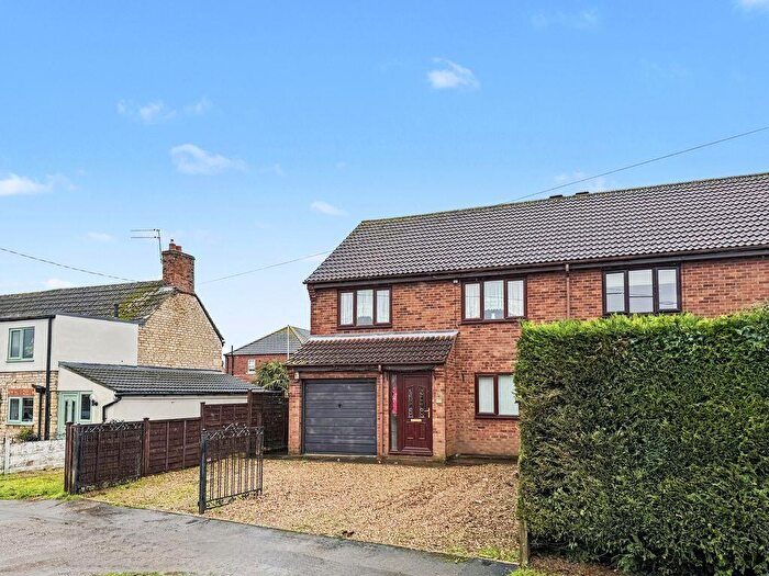 3 Bedroom Detached House For Sale In Lincoln Road, Metheringham, Lincoln, LN4