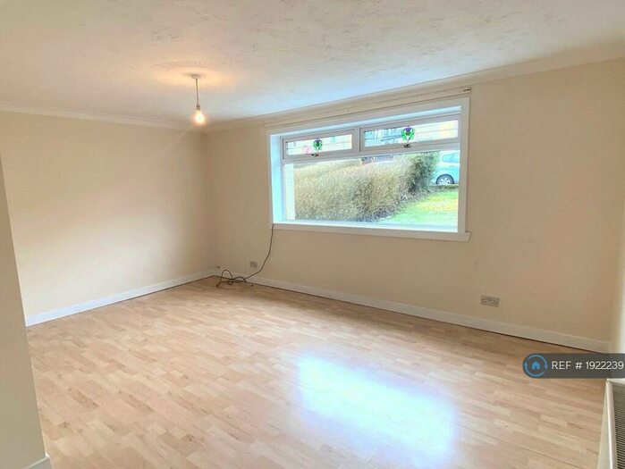 2 Bedroom Flat To Rent In Houston Road, Bridge Of Weir, PA11