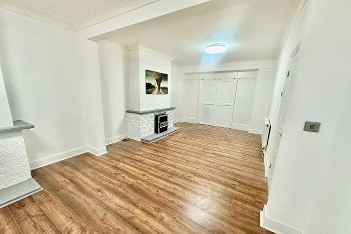 4 Bedroom Property To Rent In Clinton Crescent, Ilford, IG6