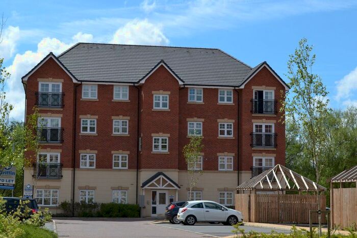 2 Bedroom Flat To Rent In Astley Brook Close, Bolton, BL1