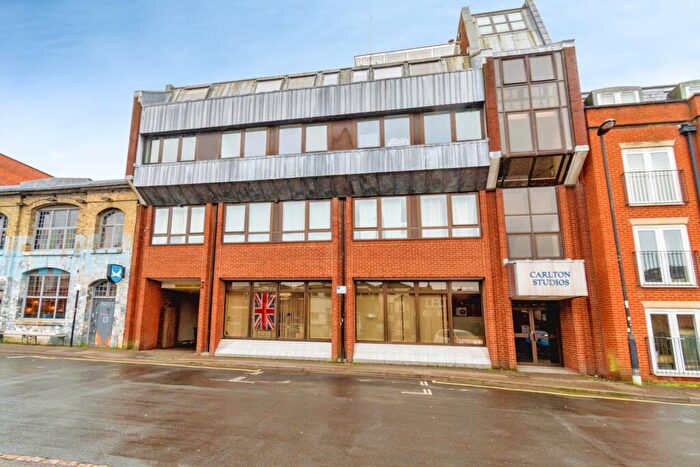 2 Bedroom Flat For Sale In Upper Banister Street, Southampton, Hampshire, SO15