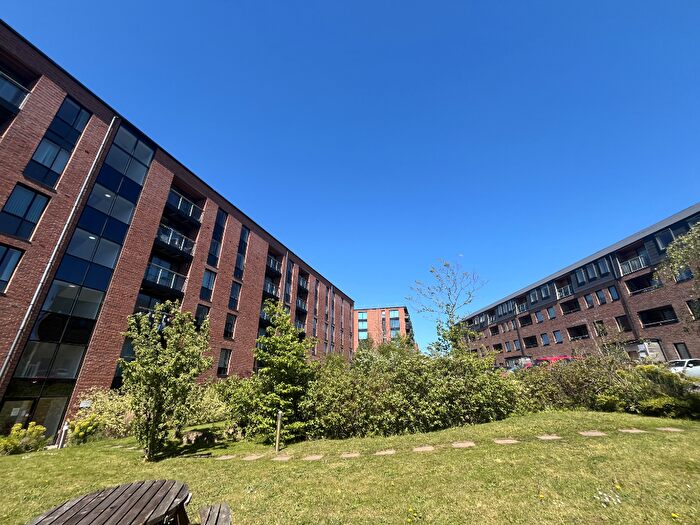 2 Bedroom Flat To Rent In Princeton Place, Liverpool, Merseyside, L8