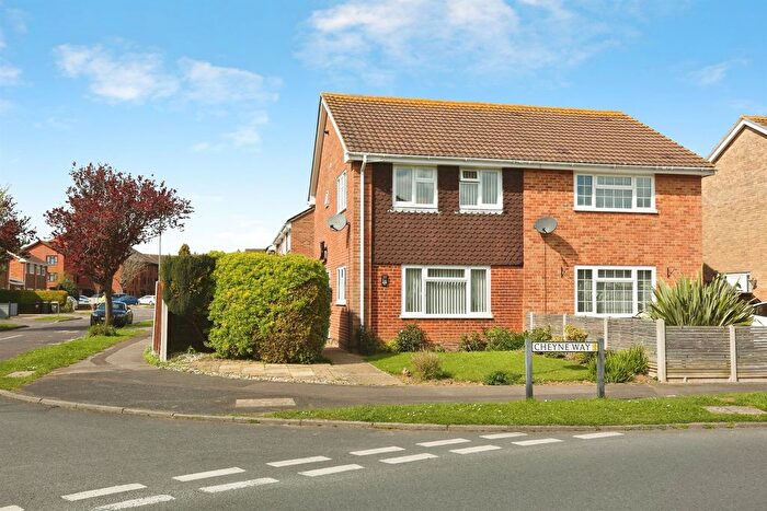 3 Bedroom Semi Detached House For Sale In Cheyne Way, Lee-On-The-Solent, PO13