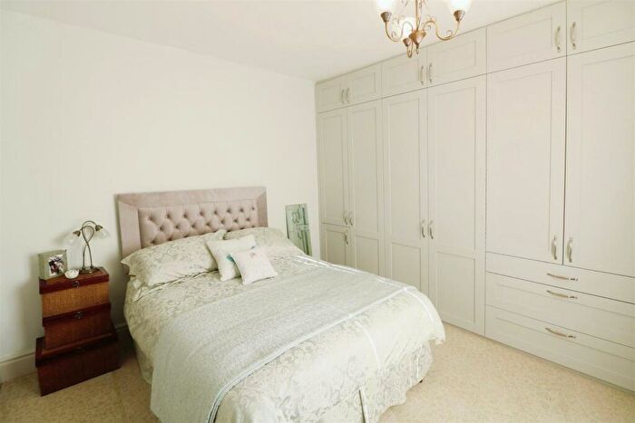 3 Bedroom Detached Bungalow For Sale In Doncaster Road, Darfield, Barnsley, S73
