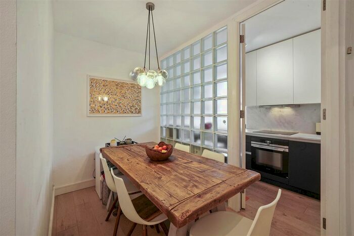 2 Bedroom Flat To Rent In Southern Row, London, W10