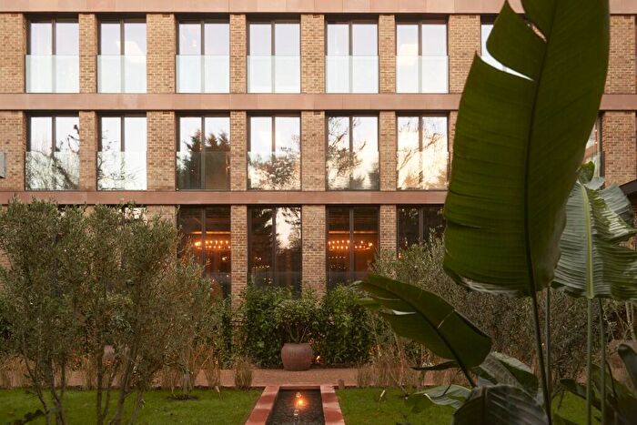 Studio To Rent In Dandi Brondesbury, London, NW6