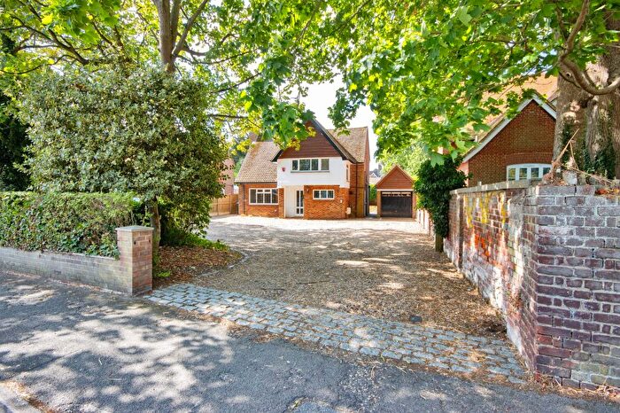 3 Bedroom Detached House For Sale In New Dover Road, Canterbury, Kent, CT1