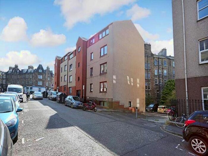 2 Bedroom Flat To Rent In Murieston Road, Edinburgh, EH11