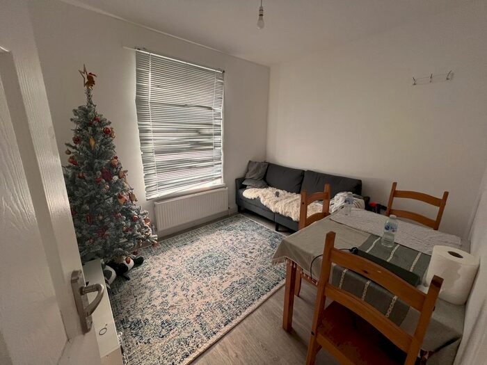 2 Bedroom Flat To Rent In Canterbury Road, London, E10