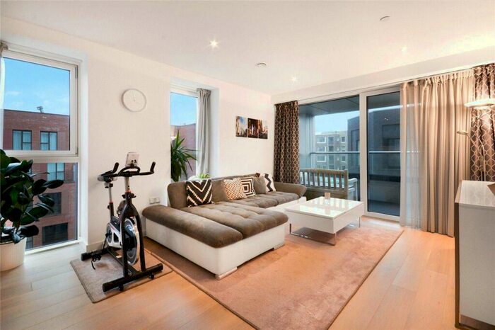 2 Bedroom Flat To Rent In Deacon Street, Southwark, London, SE17