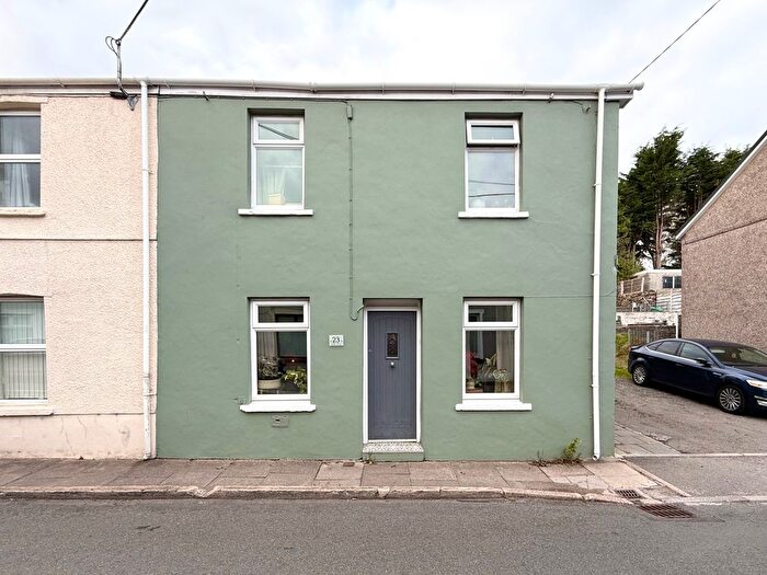 3 Bedroom End Terrace House For Sale In Bwllfa Road, Cwmdare, Aberdare, CF44
