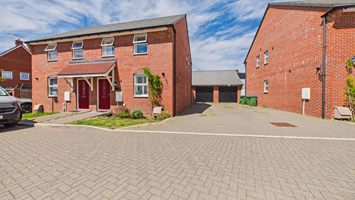 3 Bedroom Semi-Detached House For Sale In Portland Close, Broughton, Aylesbury, Buckinghamshire, HP22