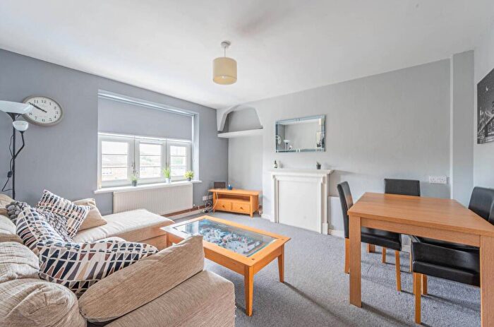 4 Bedroom Flat For Sale In Sutton Street, Shadwell, London, E1